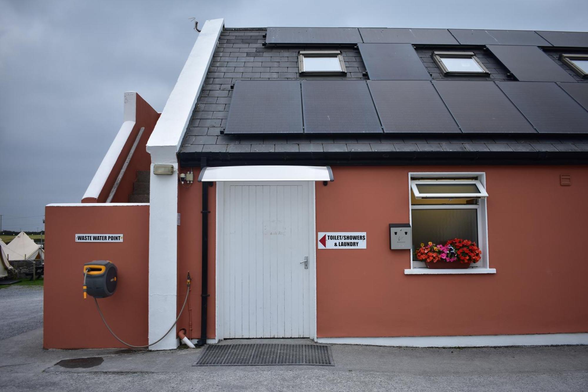 ホテル Doolin Glamping エクステリア 写真